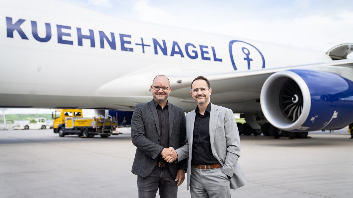 KN-freighter-shaking-hands.jpg