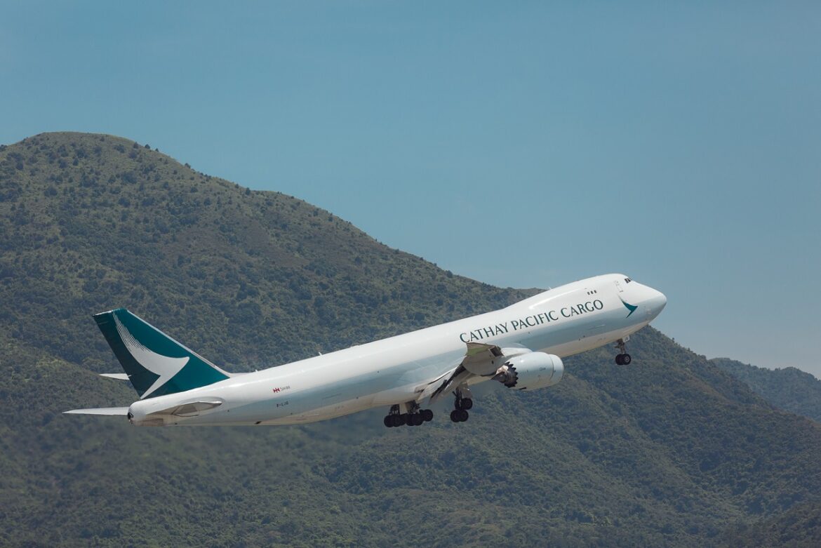 Cathay-Pacific-Cargo-freighter-2.jpg