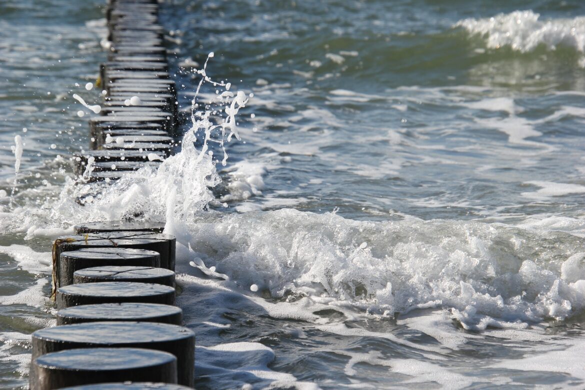 sea-8006539_1920.jpg