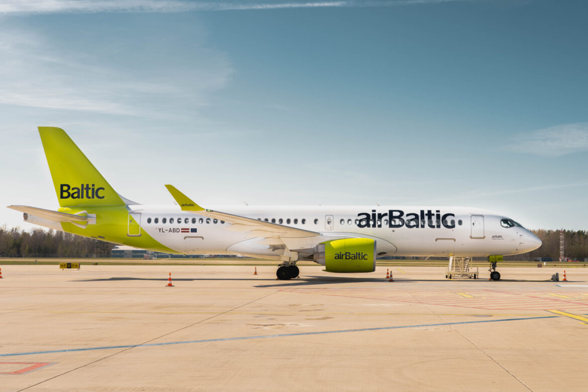 1920_airbaltic-airbusa220-1.jpg
