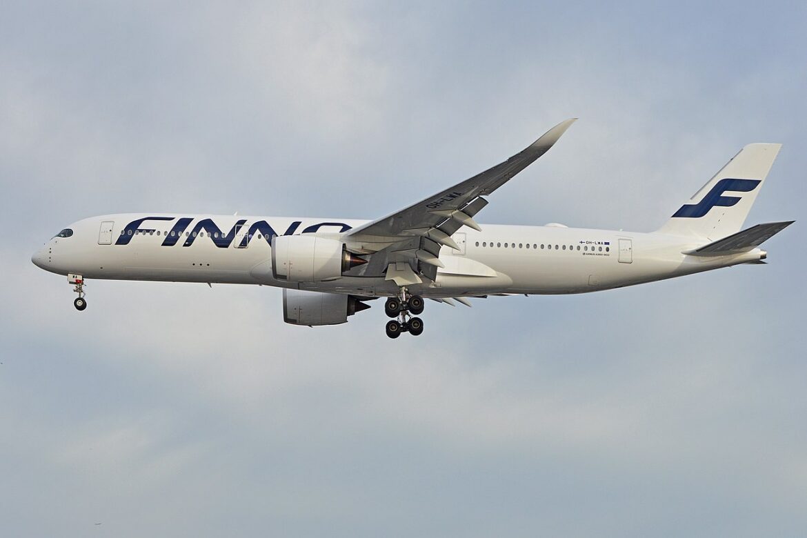 Airbus_A350-941_OH-LWA_Finnair_22457807972.jpg